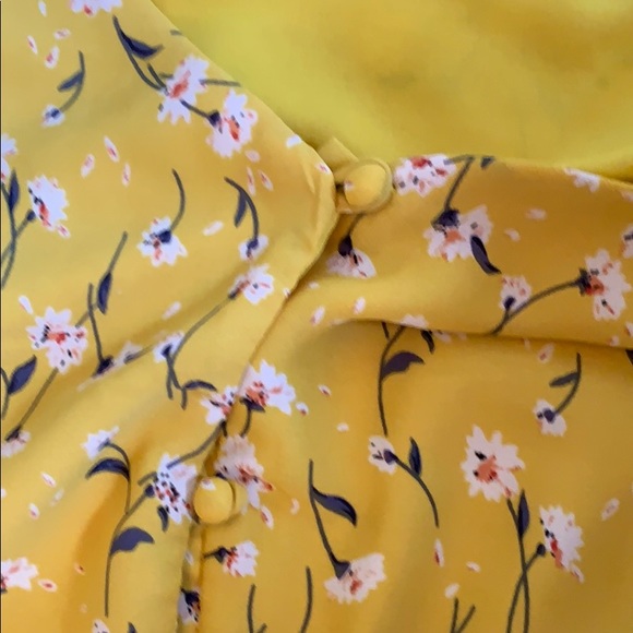 Sienna Sky button tie front blouse - Picture 3 of 3